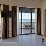 Riviera Dei Fiori Otel 4*