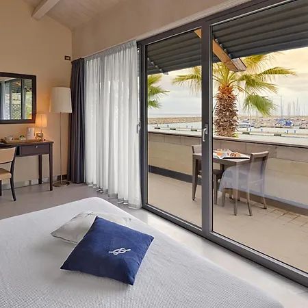 Riviera Dei Fiori Otel 4*