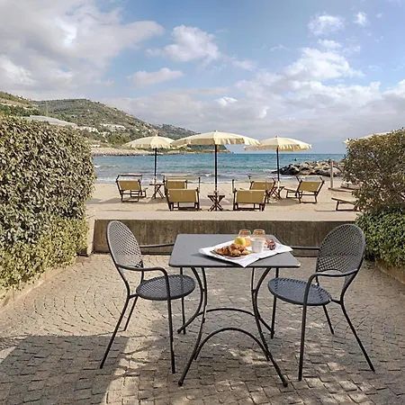 Otel Riviera Dei Fiori 4*