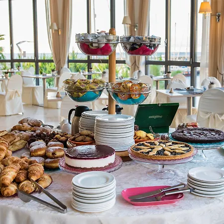 Riviera Dei Fiori Otel 4*