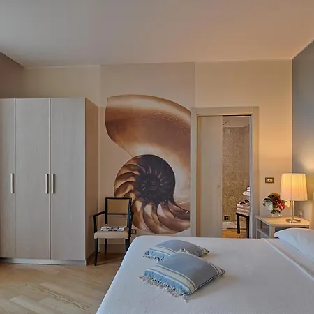 Hotel Riviera Dei Fiori 4*