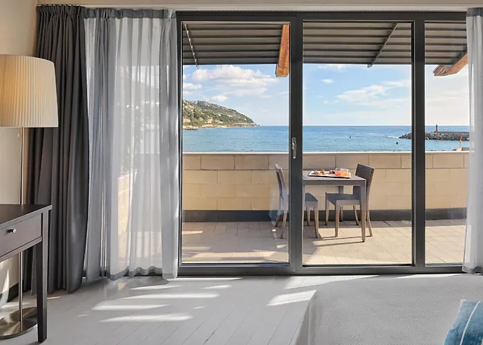 Riviera Dei Fiori Отель