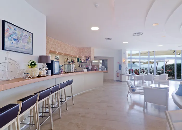 Riviera Dei Fiori 4* Сан-Лоренцо-аль-Маре