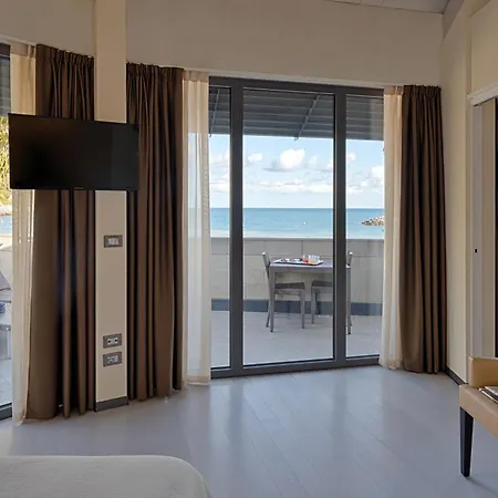 Riviera Dei Fiori Ξενοδοχείο 4*