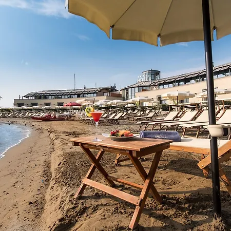 Riviera Dei Fiori 호텔