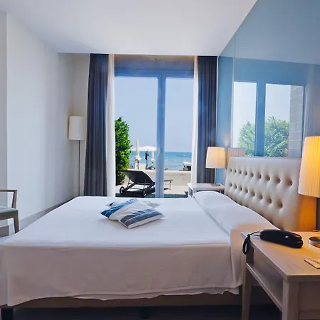 호텔 Riviera Dei Fiori 4*