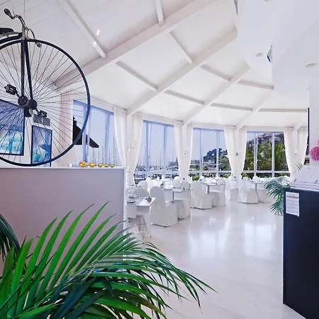 Riviera Dei Fiori 호텔 샌로렌조알메어