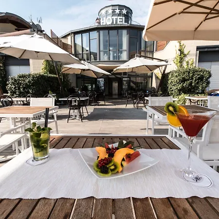 Riviera Dei Fiori 호텔