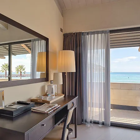 Riviera Dei Fiori 호텔