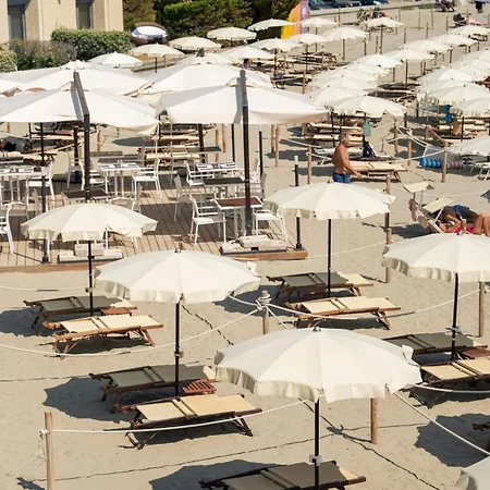 Riviera Dei Fiori فندق سان لورينسو أل ماري