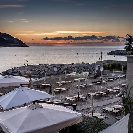 Riviera Dei Fiori فندق