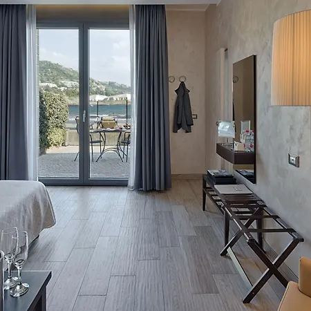 Riviera Dei Fiori فندق سان لورينسو أل ماري