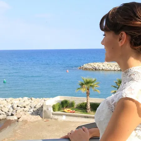 Hotel Riviera Dei Fiori 4*