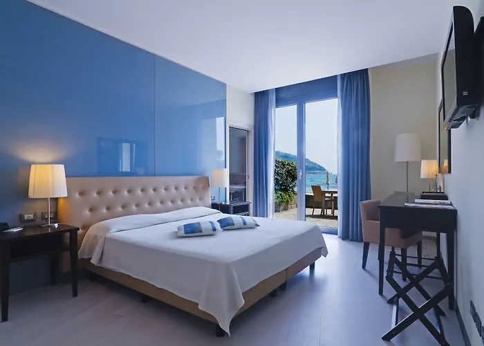 Riviera Dei Fiori 4* 샌로렌조알메어